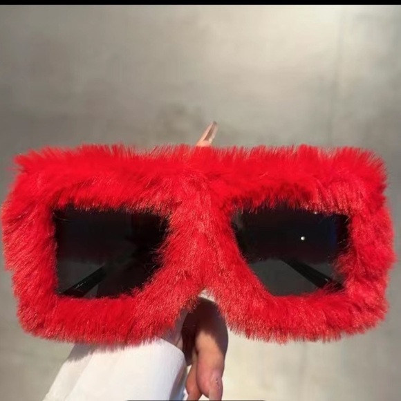 •Give It To Me• Furry Red Sunglasses New - Picture 1 of 1